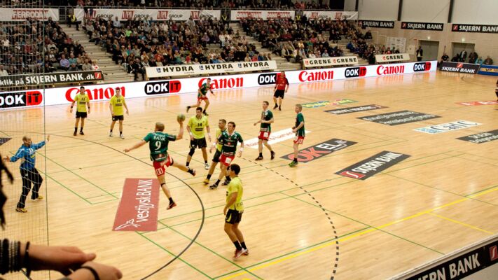 IAdea Deutschland - LED-Videowall Indoor - Sport-Serie - LED-Bande Basketball